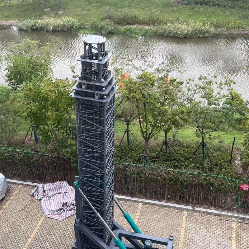 Como uma torre treliçada oferece resistência confiável para infraestrutura moderna?
